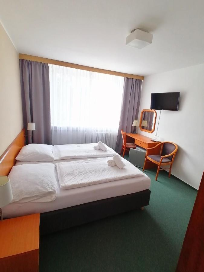 Horsky Hotel Jelenovska S Bazenem V Cene Valašské Klobouky Εξωτερικό φωτογραφία