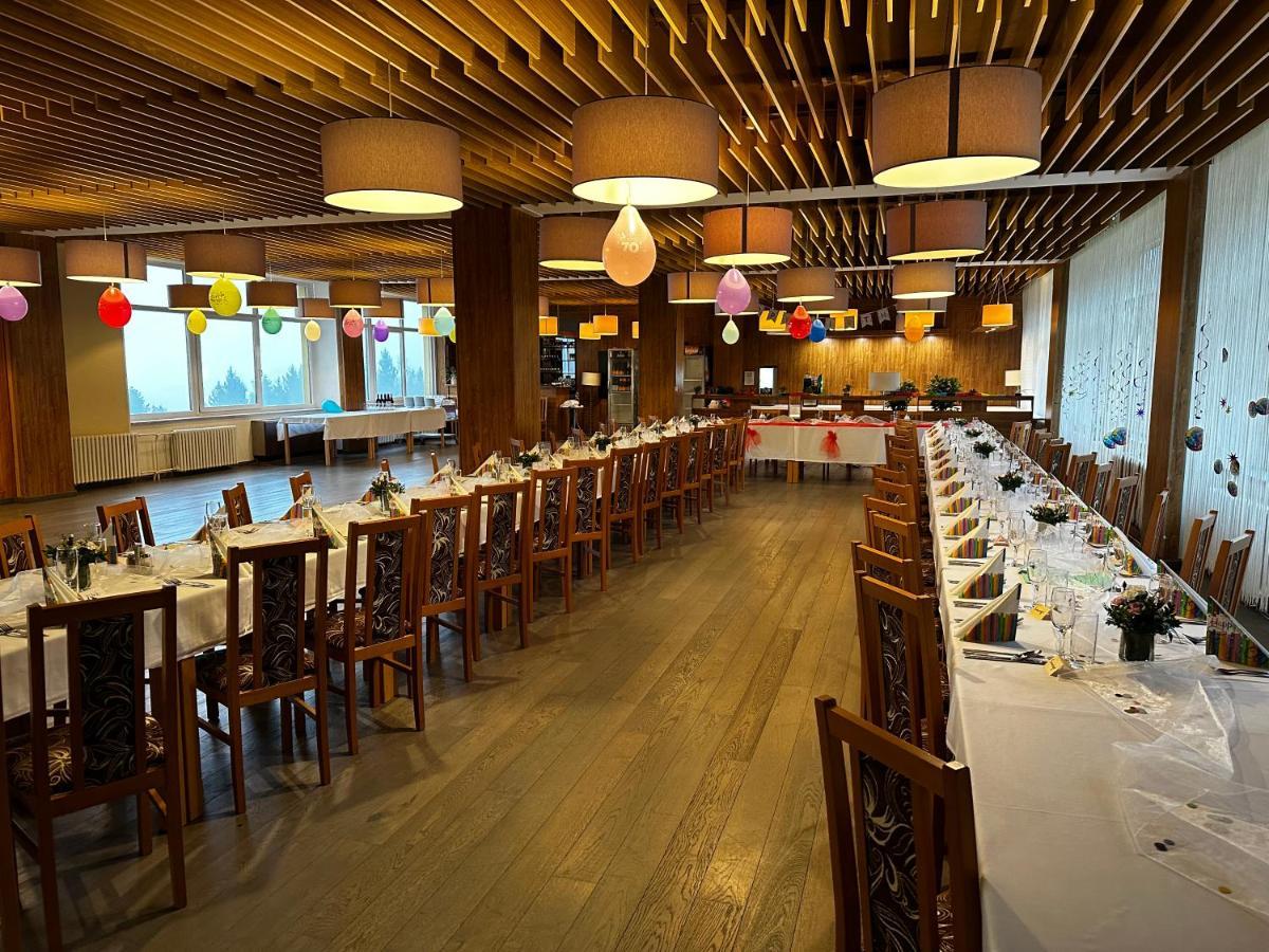 Horsky Hotel Jelenovska S Bazenem V Cene Valašské Klobouky Εξωτερικό φωτογραφία