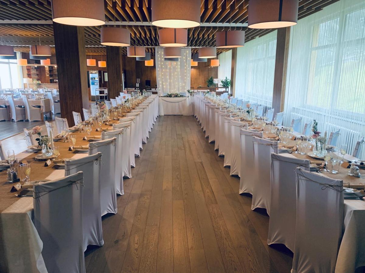 Horsky Hotel Jelenovska S Bazenem V Cene Valašské Klobouky Εξωτερικό φωτογραφία