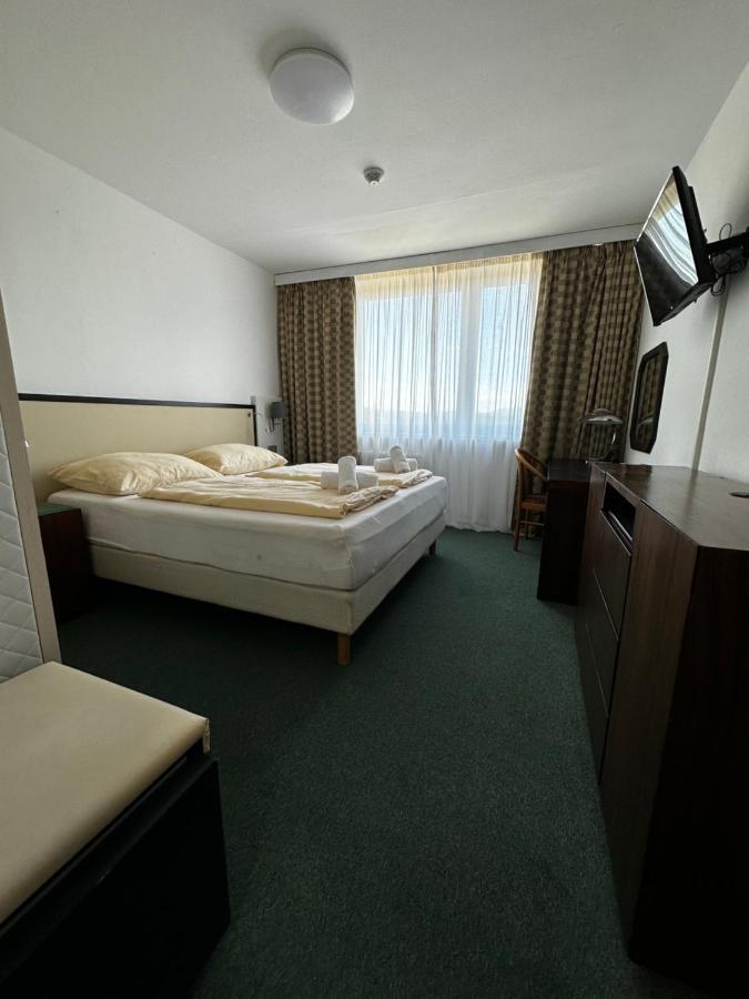 Horsky Hotel Jelenovska S Bazenem V Cene Valašské Klobouky Εξωτερικό φωτογραφία