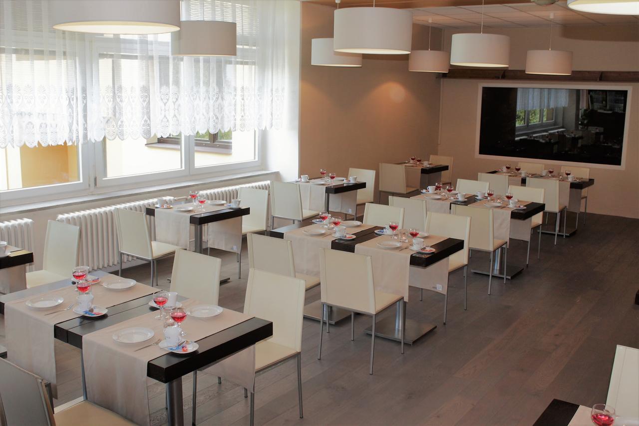 Horsky Hotel Jelenovska S Bazenem V Cene Valašské Klobouky Εξωτερικό φωτογραφία