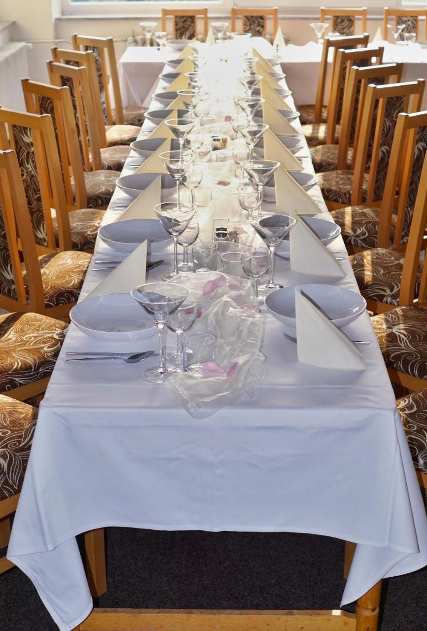 Horsky Hotel Jelenovska S Bazenem V Cene Valašské Klobouky Εξωτερικό φωτογραφία